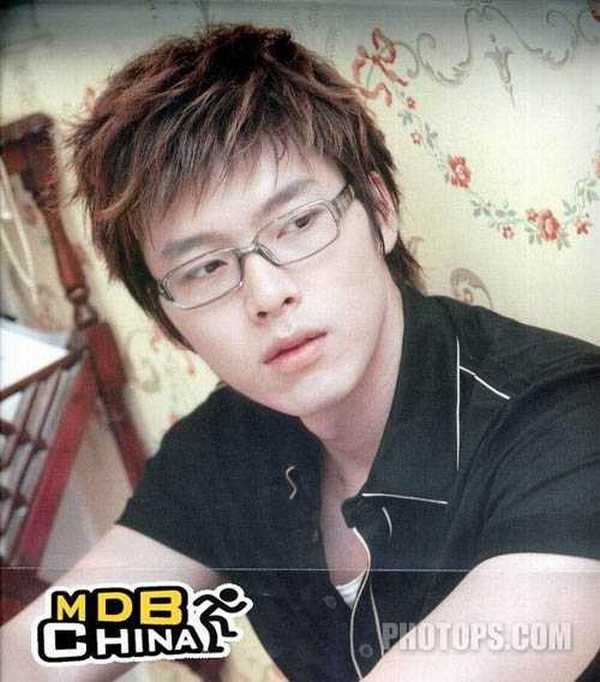 Photoshop 超酷的仿手绘帅哥教程