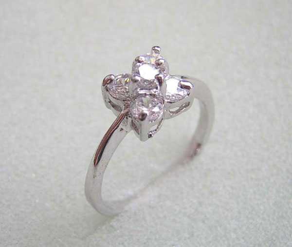 Photoshop为微距拍摄的钻石戒指完美修复