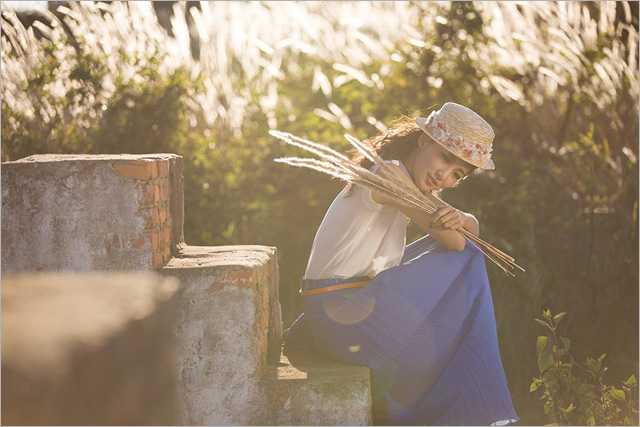 PS结合CR为偏灰的外景图片增加浓烈的秋季暖色